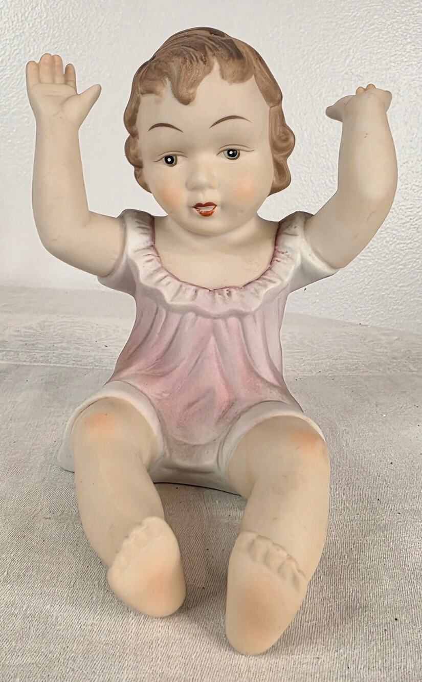 Vtg UCGC Bisque Porcelain Piano Baby Girl Praising Figurine 5 1/2" Tall 9" Long